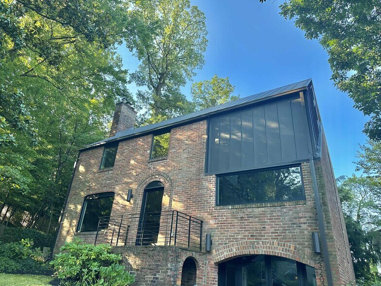 Building Photo - 3202 19th Rd N