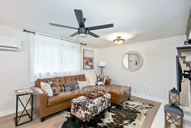 Building Photo - 840 Lemont Dr