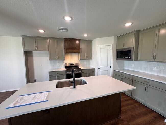 Building Photo - Brand New - 4 bedroom, 2.5 bath, 2 car garage in Bixby Ok