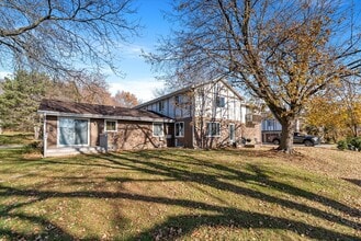 Building Photo - N20W5343 Pierce Ct