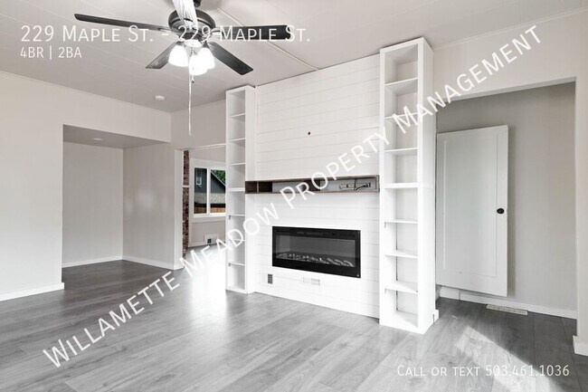 Building Photo - 229 NE Maple St