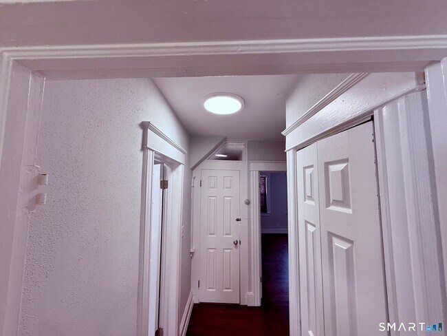 Building Photo - 177 Hobart Ave