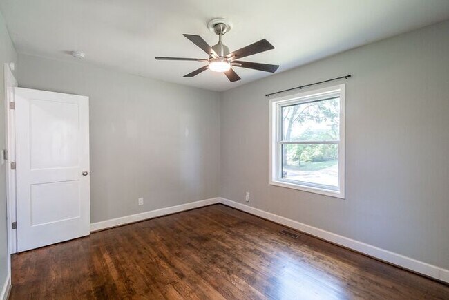 Building Photo - Charming Renovated 2BR Home in Revolution Park – Minutes from Uptown Charlotte!