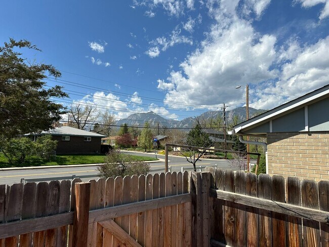 Building Photo - Convenient Location! Easy walk to CU Campu...