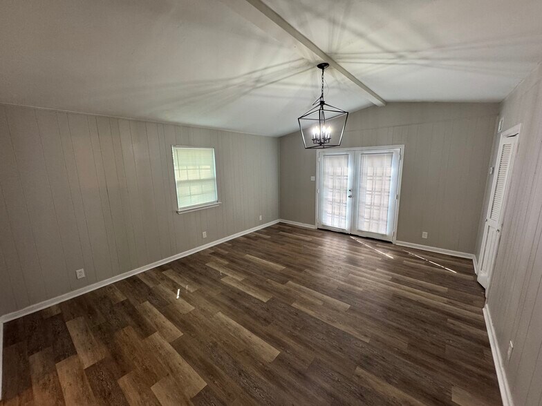 Building Photo - 7711 Woodhaven Dr