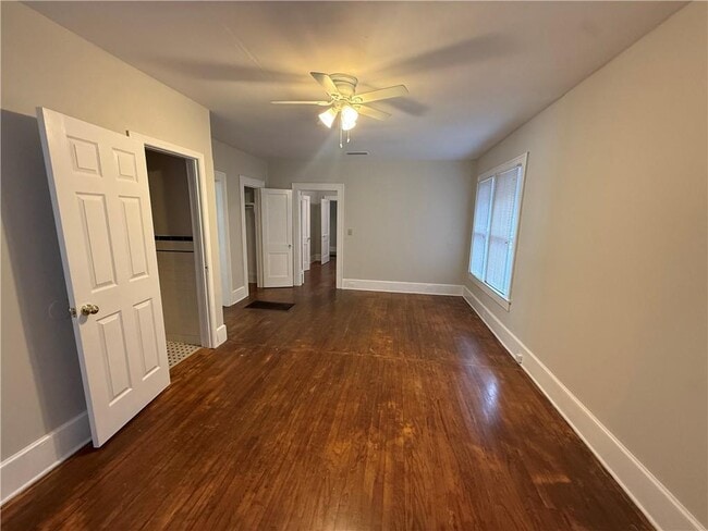 Building Photo - 254 Tuttle Ave