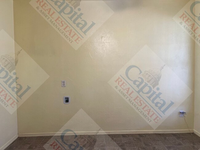 Building Photo - Cozy Cottage