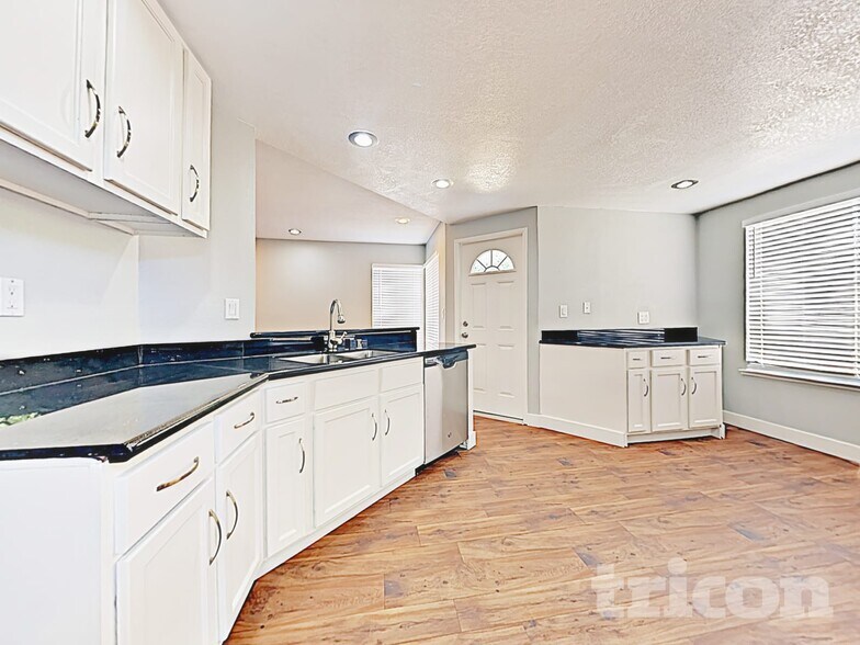 Building Photo - 2819 Filbert St
