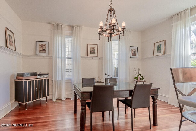 Building Photo - 1838 Silver St