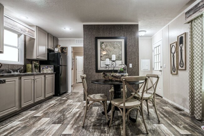 Building Photo - 5504 Blindmans Cove