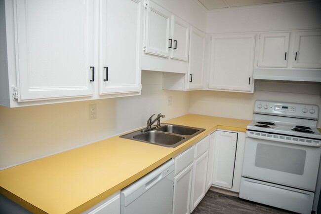 Building Photo - 2933 Horseshoe Pike