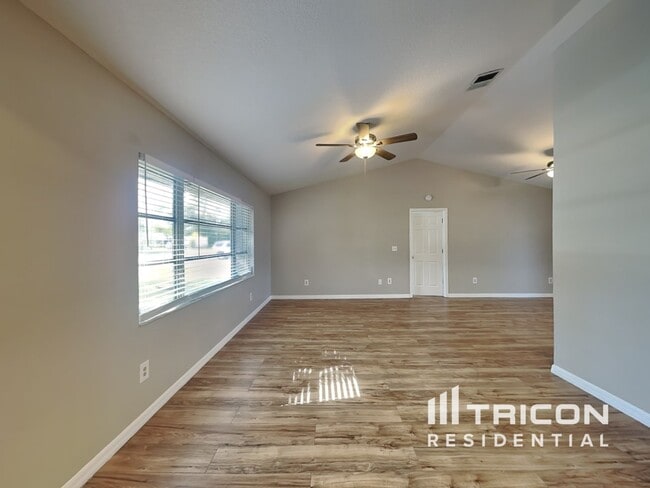 Building Photo - 20336 Peachland Blvd