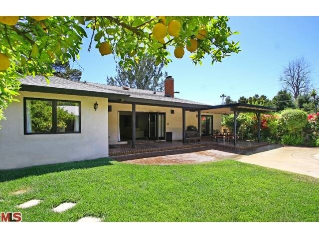 Building Photo - 2001 Coldwater Canyon Dr