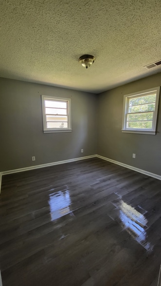 Building Photo - 3070 Ragsdale Dr
