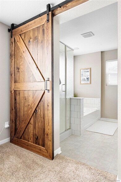 Building Photo - 9977 Hough Pt