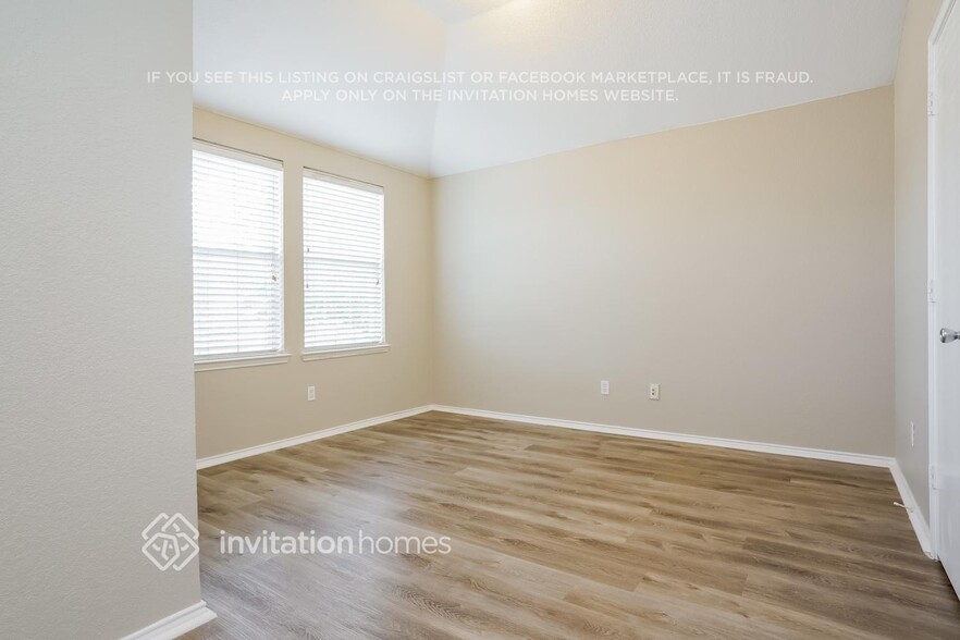 Building Photo - 9053 Trail Blazer Dr