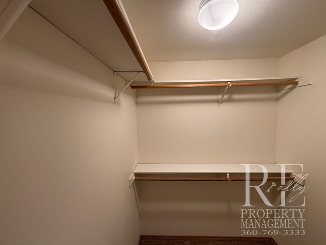 Building Photo - Immaculate Bremerton Home with Expansive Yard, Multiple Living Areas & Designer Kitchen