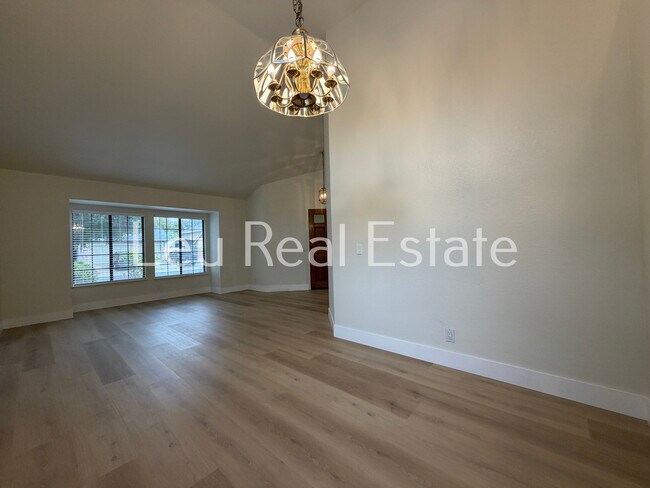 Building Photo - 167 Stonington Way