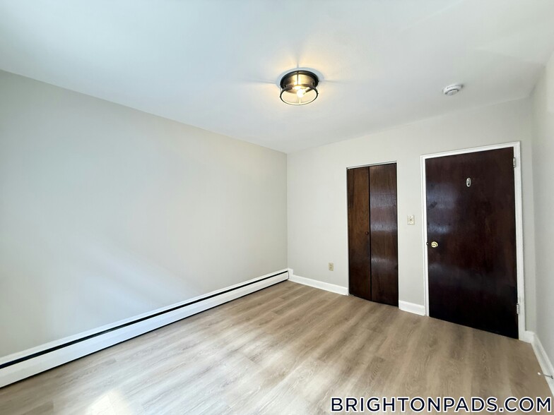 Building Photo - 63 Selkirk Rd