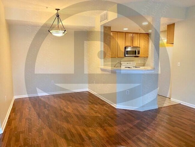 Building Photo - 530 Mohawk Dr