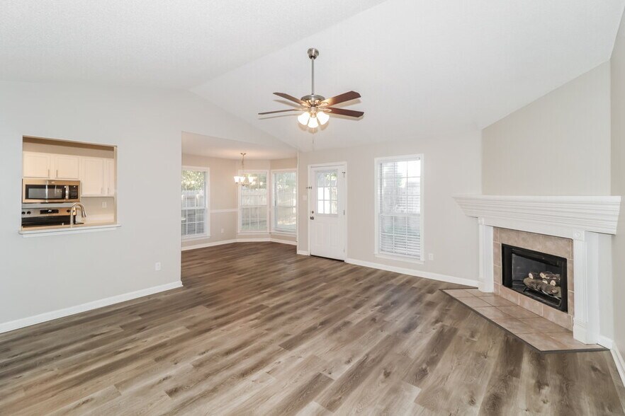 Building Photo - 3920 Pecan Trace Cove