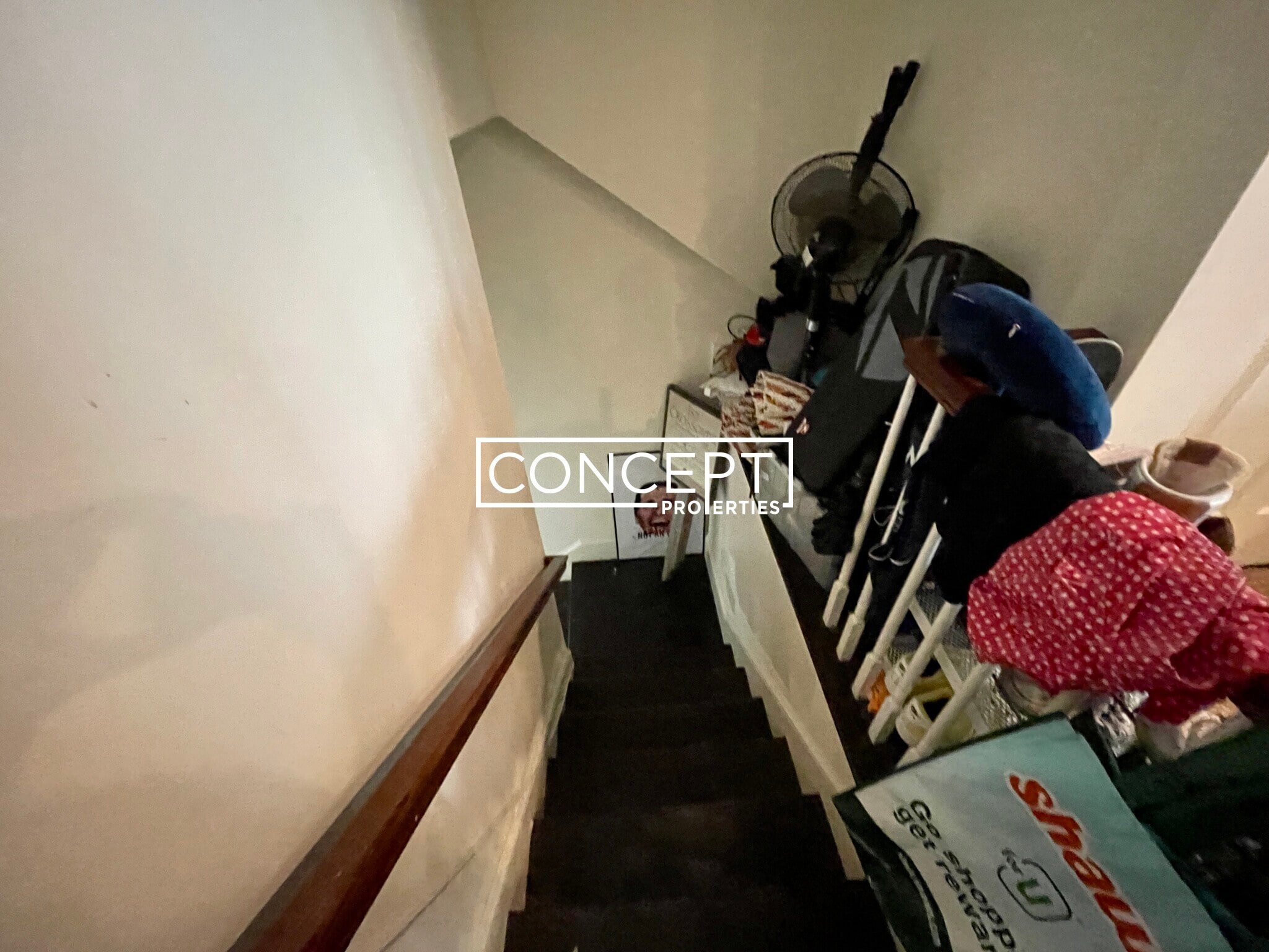 Building Photo - 23 Hillside St