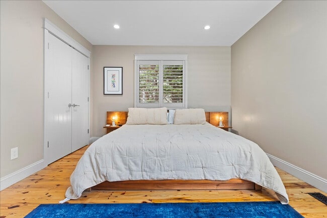 Building Photo - 710 Lighthouse Ave