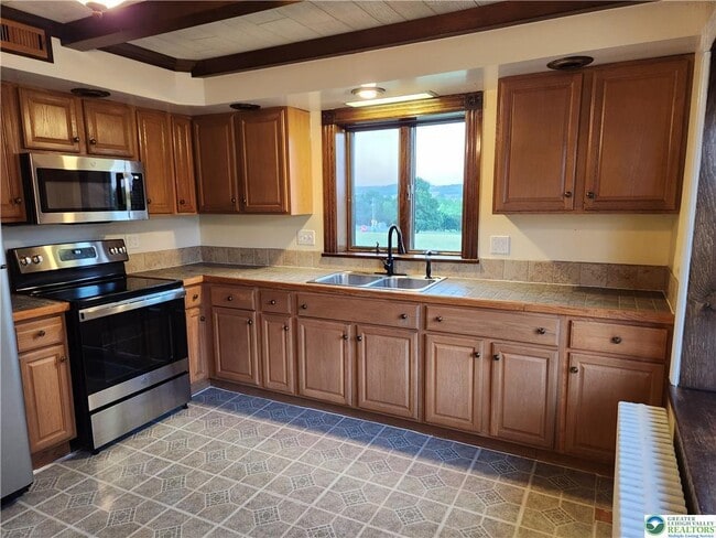 Building Photo - 5545 PA-873