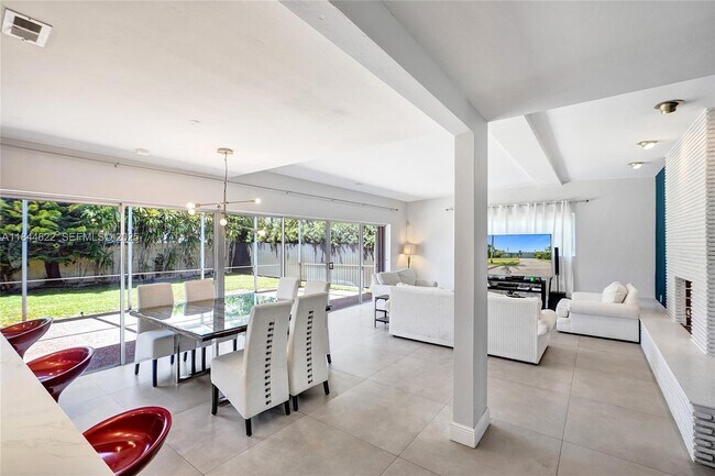 Building Photo - 1940 NE 185th Terrace