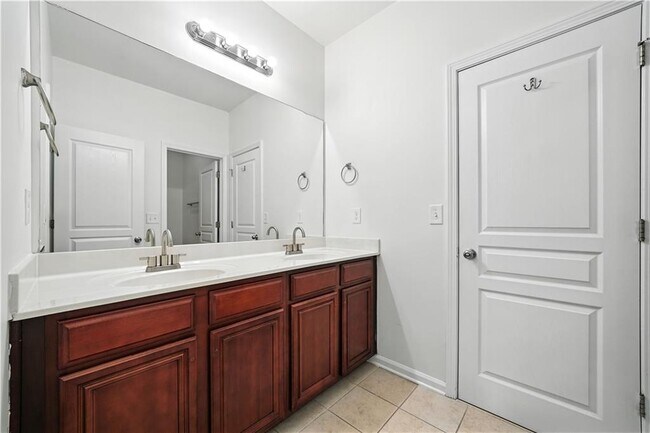 Building Photo - 5260 Breckinridge Ln