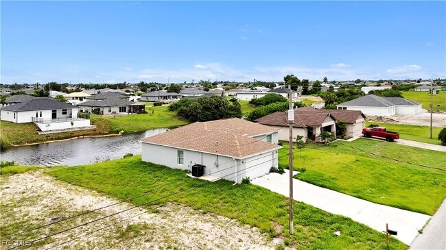 Building Photo - 2833 NW 5th Ave