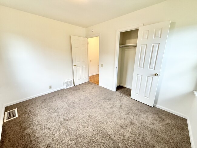 Building Photo - 824 Bellflower Ave NW