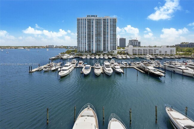 Building Photo - 17301 Biscayne Blvd
