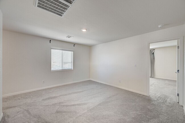 Building Photo - Upgraded 5 bedroom home in Cul-De-Sac!!