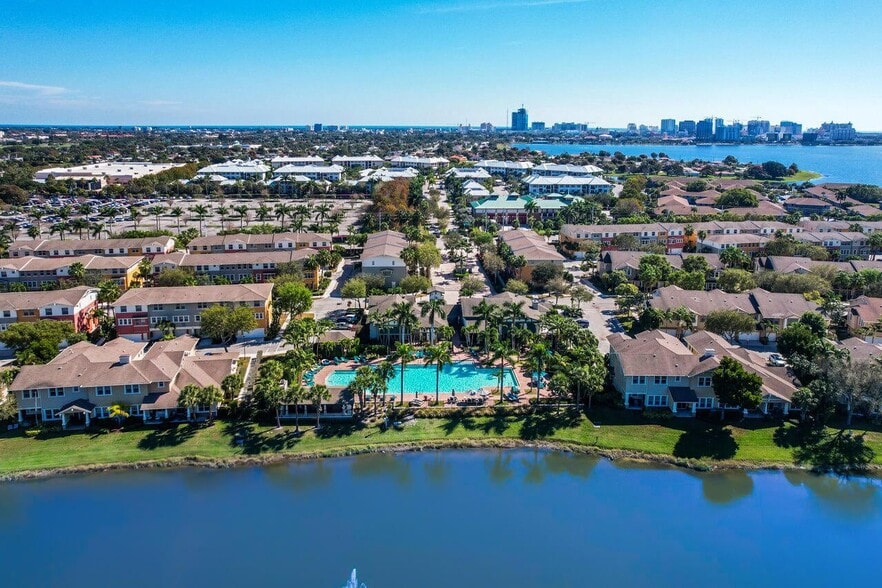 Building Photo - 880 Millbrae Ct