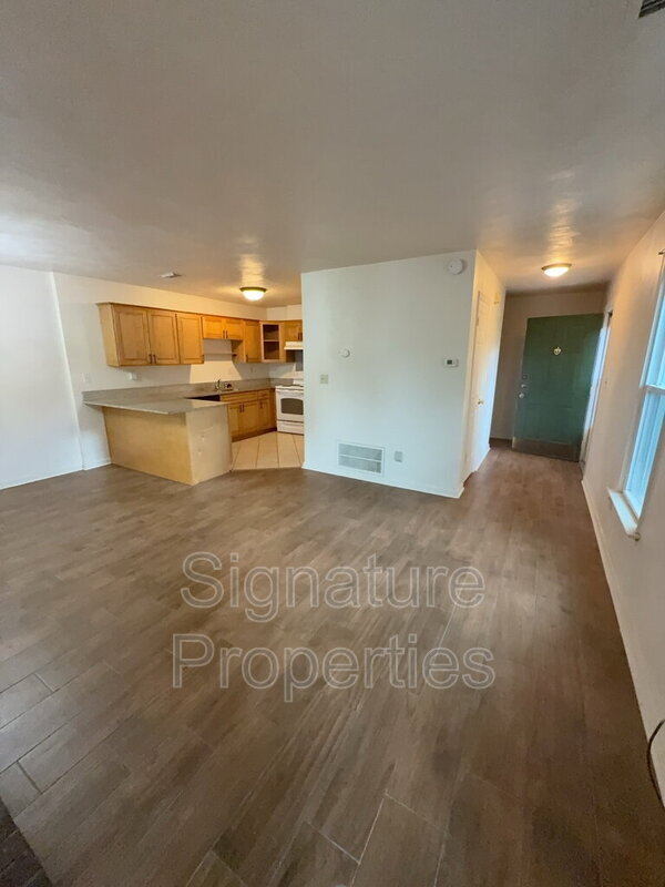 Building Photo - 921 Wickford Dr