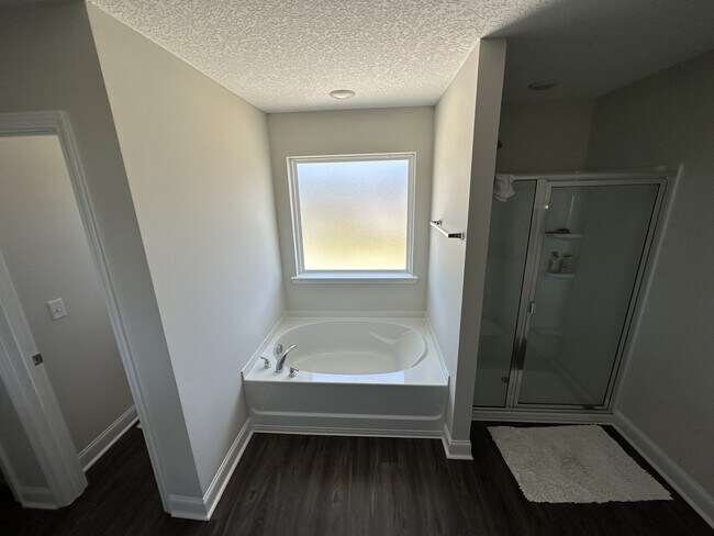 Building Photo - 544 Abode Ave