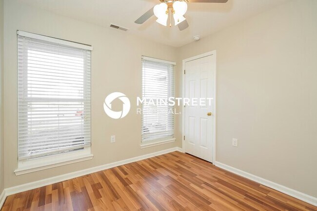 Building Photo - 3 Bedroom Pet-Friendly Home in Avon, IN with Main Street Renewal