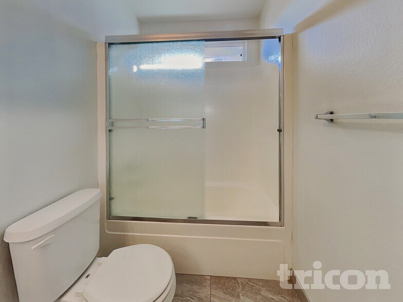 Building Photo - 9570 Long River Dr