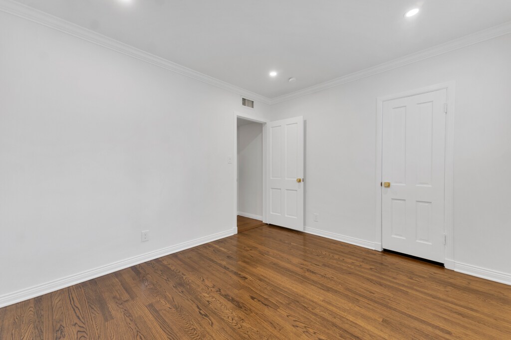 Building Photo - 4722 Forman Ave