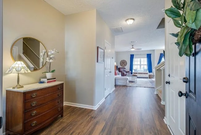 Building Photo - 8430 Charbay Cir