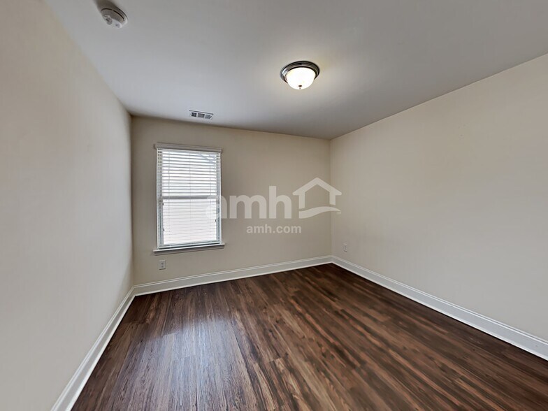 Building Photo - 2434 Beal St