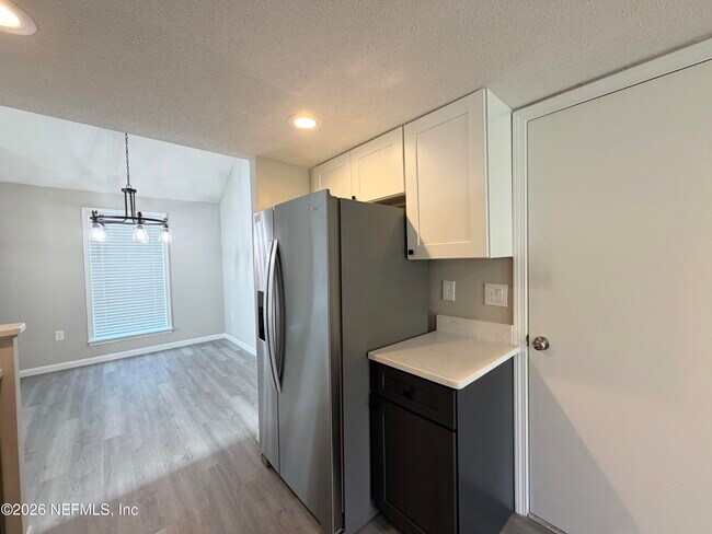 Building Photo - 3545 N Ride Dr