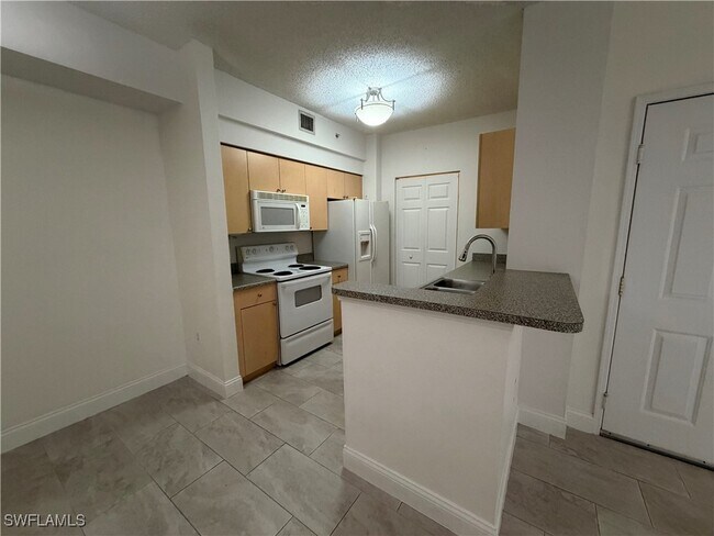 Building Photo - 1210 Reserve Way