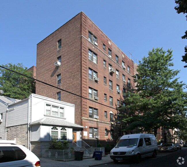 Building Photo - 1660 E 21st St