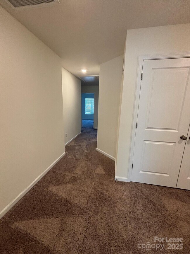 Building Photo - 2773 Yeager Dr NW