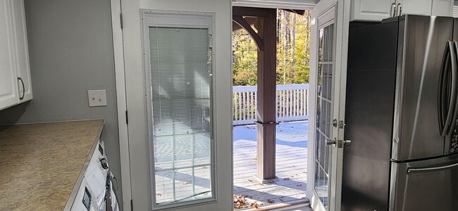 Building Photo - Cozy 3 Bedroom Rambler Nestled on a large ...