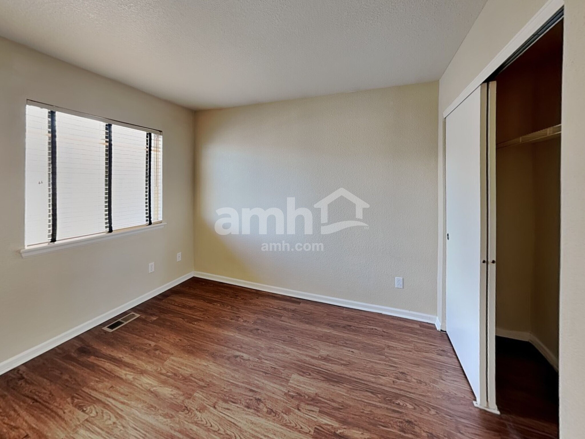 Building Photo - 19746 E 50th Ave