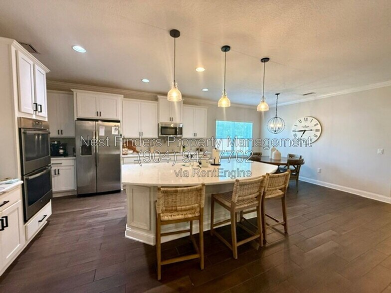 Building Photo - 300 N Shadowwood Dr