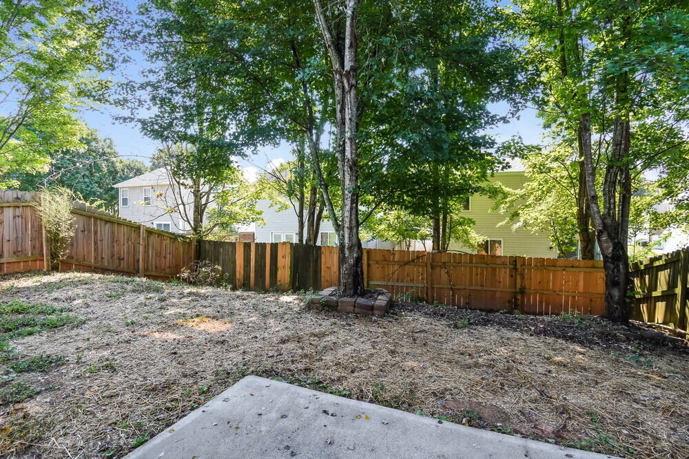 Building Photo - 307 Kaley Dr